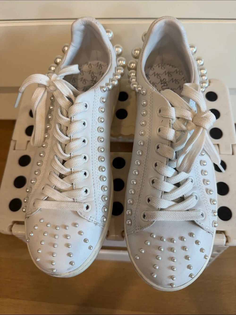 Stuart Weitzman Goldie Pearly Leather Low-Top Sneakers - Picture 11 of 13